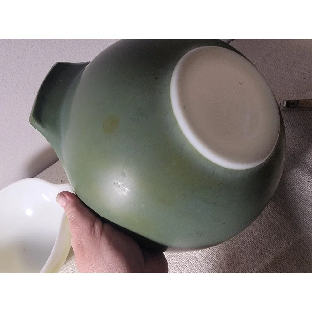 Vintage‎ Pyrex Cinderella Mixing Bowls Set 2 Verde Green 444 Yellow 442 AS IS